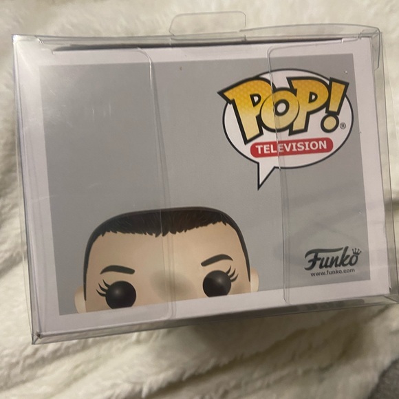 Funko POP. Stranger Things (Eleven with Eggos) - Picture 2 of 5